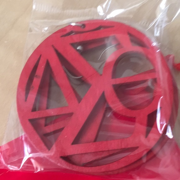 DST  wood earrings without pouch - Picture 3 of 4